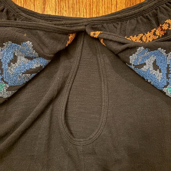 FREE PEOPLE Black Embroidered Off-Shoulder Top – Size S - Picture 5 of 5